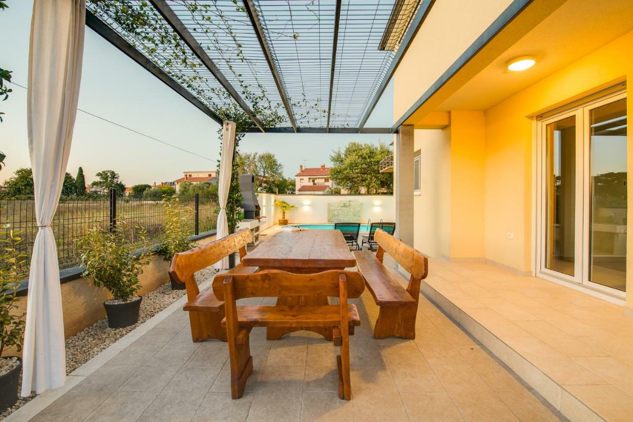 Villa Cera Pula Extérieur photo